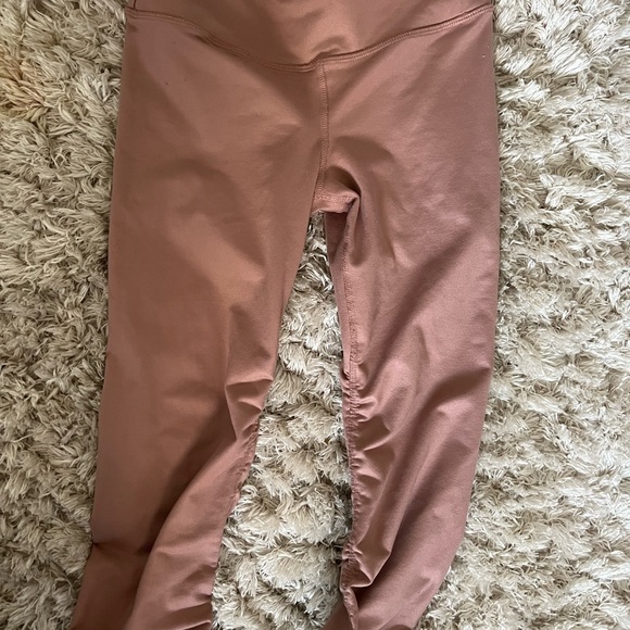 Light pink Alo leggings. Long leggings. In good used condition. - Picture 2 of 5